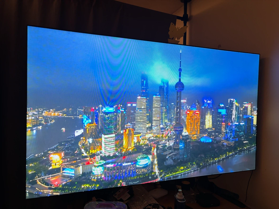 LG 47inch 2K panel TV ultra thin bezzel - photo 2
