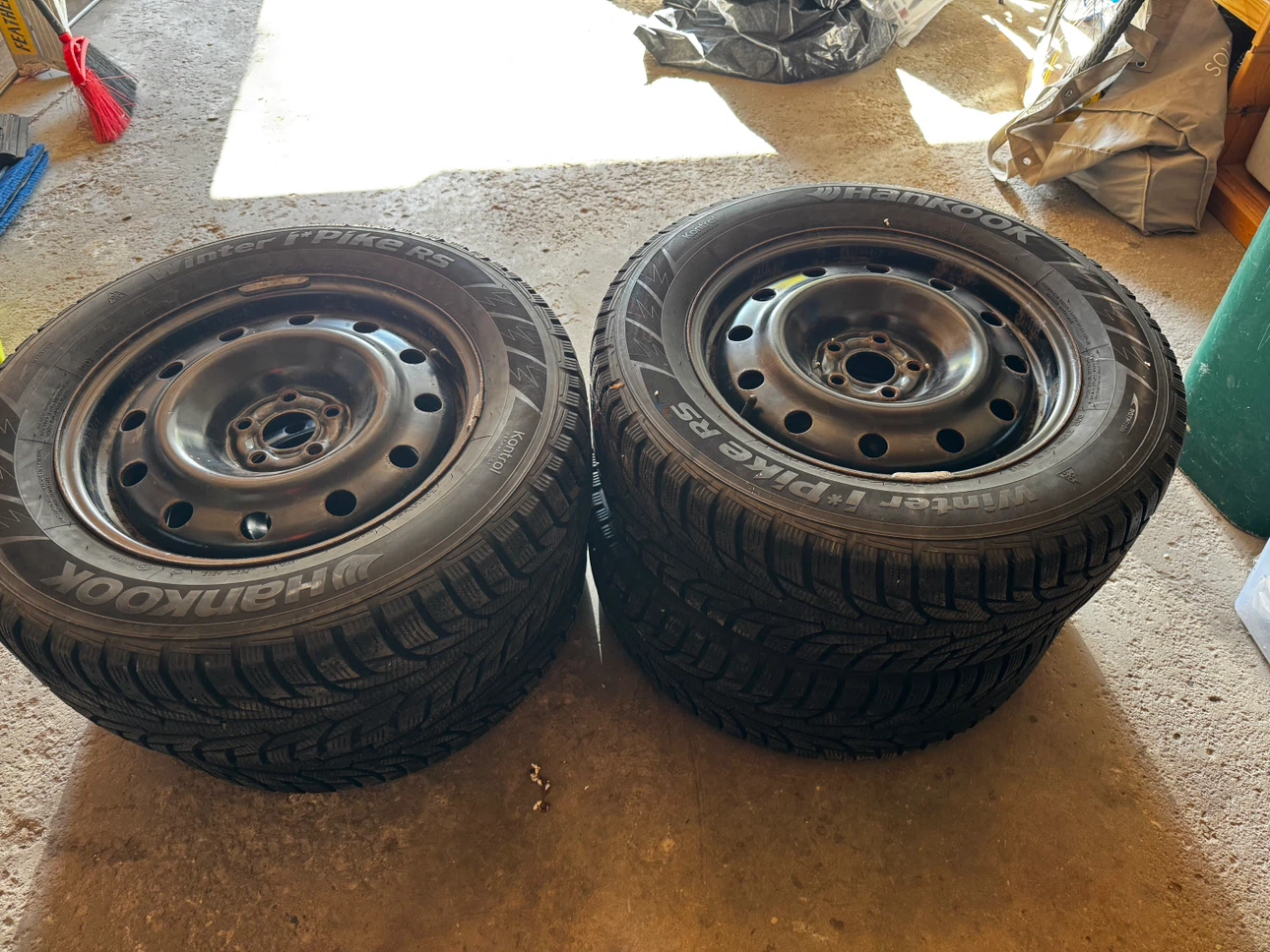 Hankook Winter i*Pike RS Snow Tires on Steel Rims 225/60R16