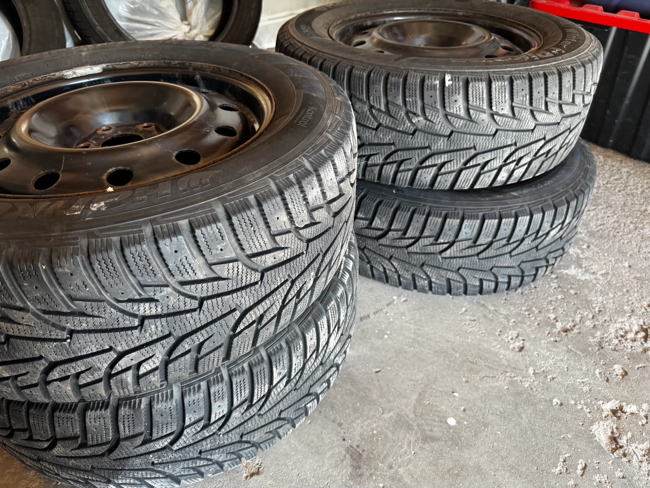 Hankook Winter i*Pike RS Snow Tires on Steel Rims 225/60R16 - photo 3