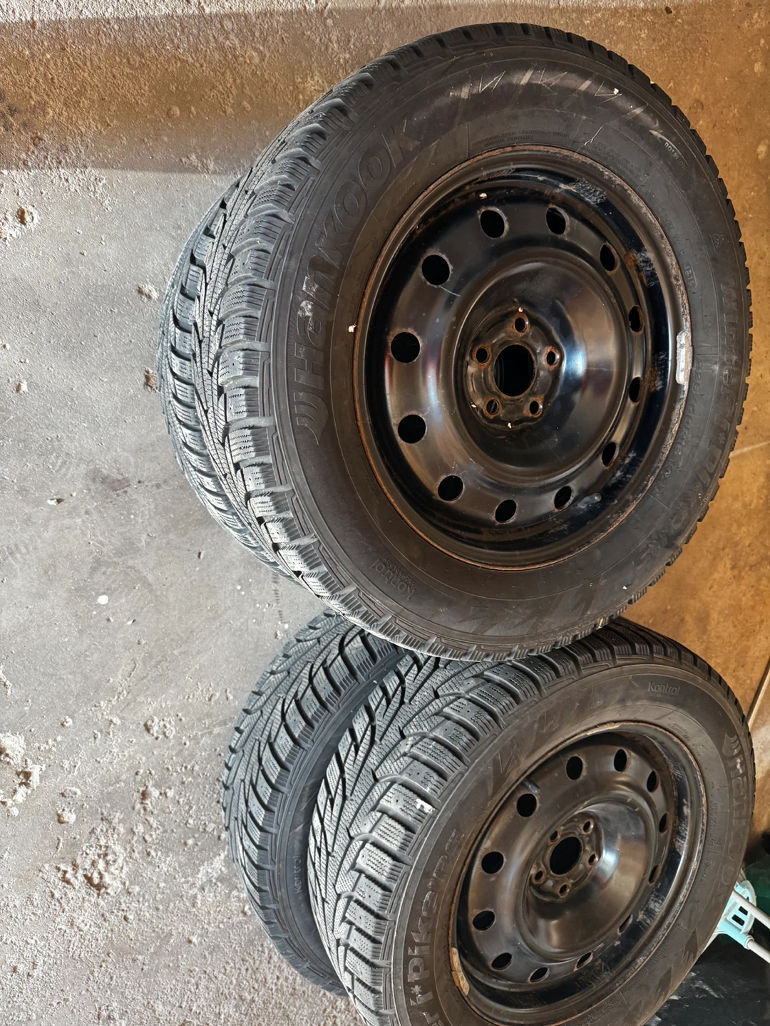 Hankook Winter i*Pike RS Snow Tires on Steel Rims 225/60R16 - photo 4