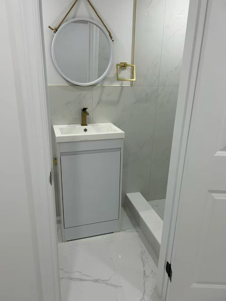 Furnished Private Basement Suite for RENT - photo 3