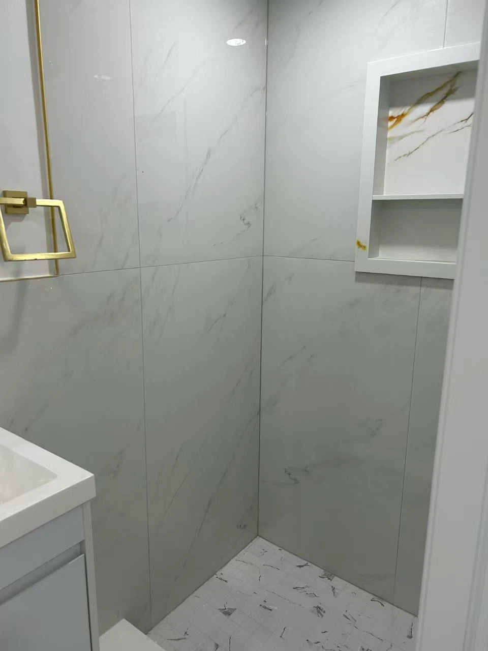 Furnished Private Basement Suite for RENT - photo 4