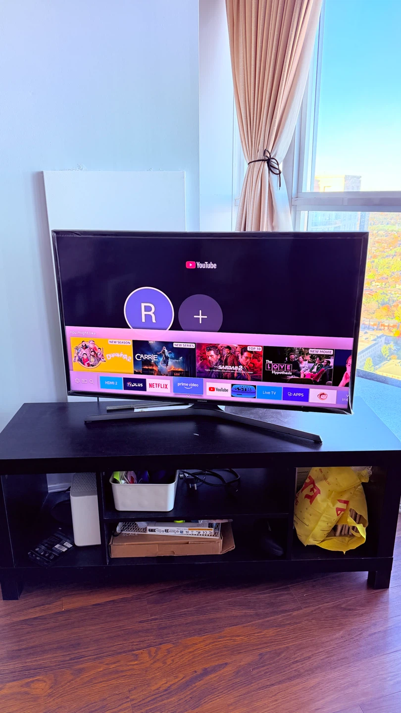 Samsung Smart TV with TV stand - Available on 30th October - photo 2