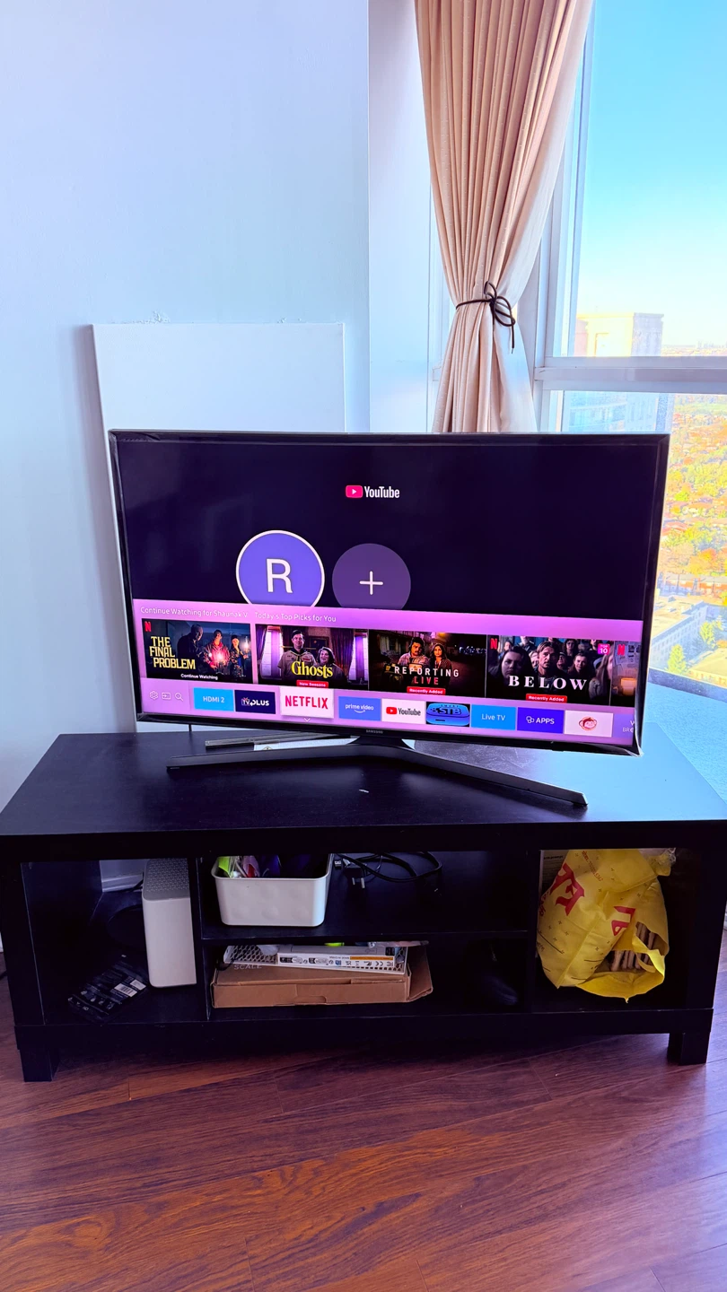 Samsung Smart TV with TV stand - Available on 30th October - photo 3