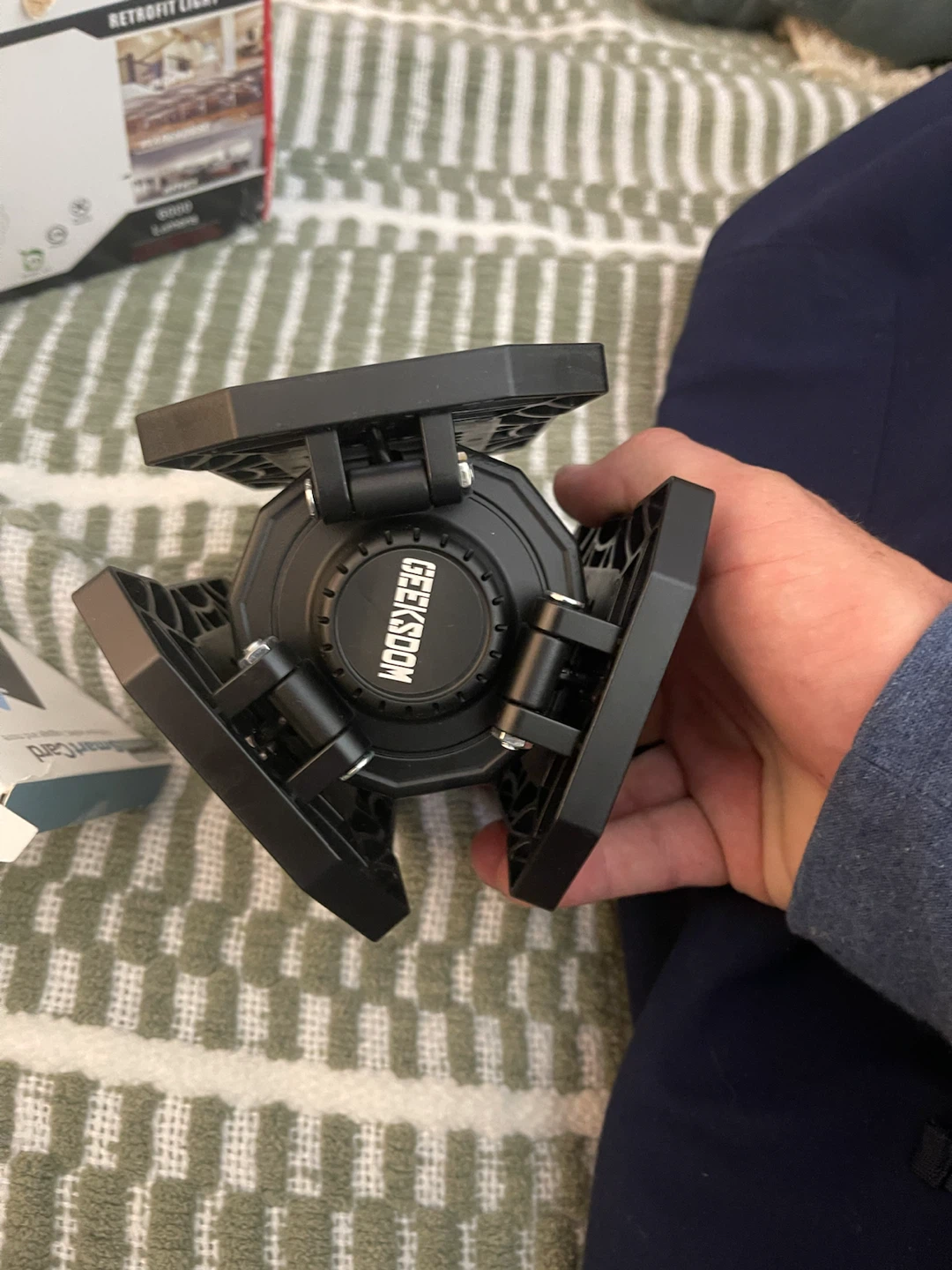 Geeksoom LED Garage Light - photo 2