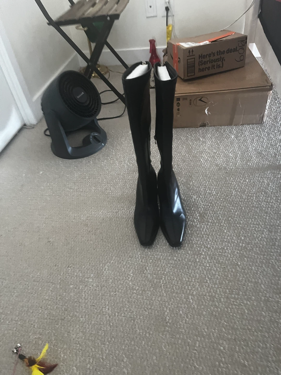 Black Knee-High Boots with Gold Chain Detail - photo 4