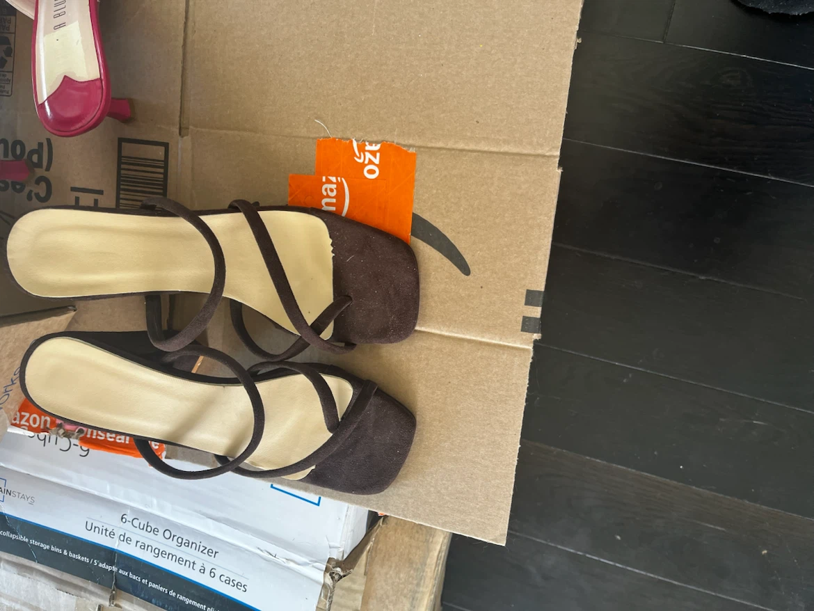 Dark brown strappy block heel sandals - photo 2