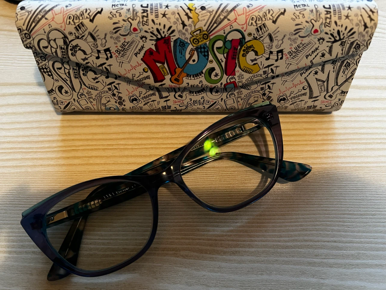 ANKA Eyewear Glasses with Case