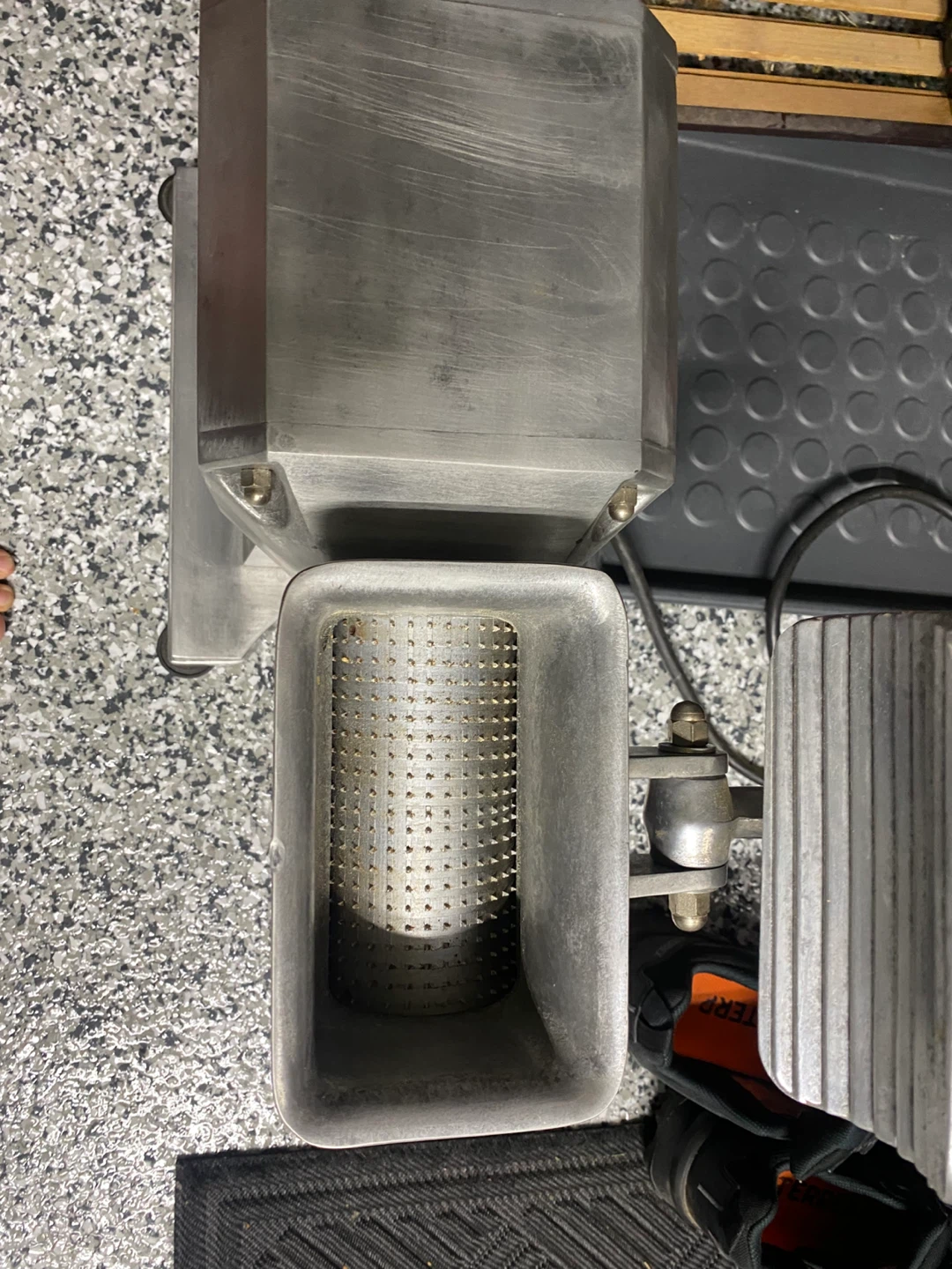 Petroncini Elettromecc Italian Food Grater - photo 2