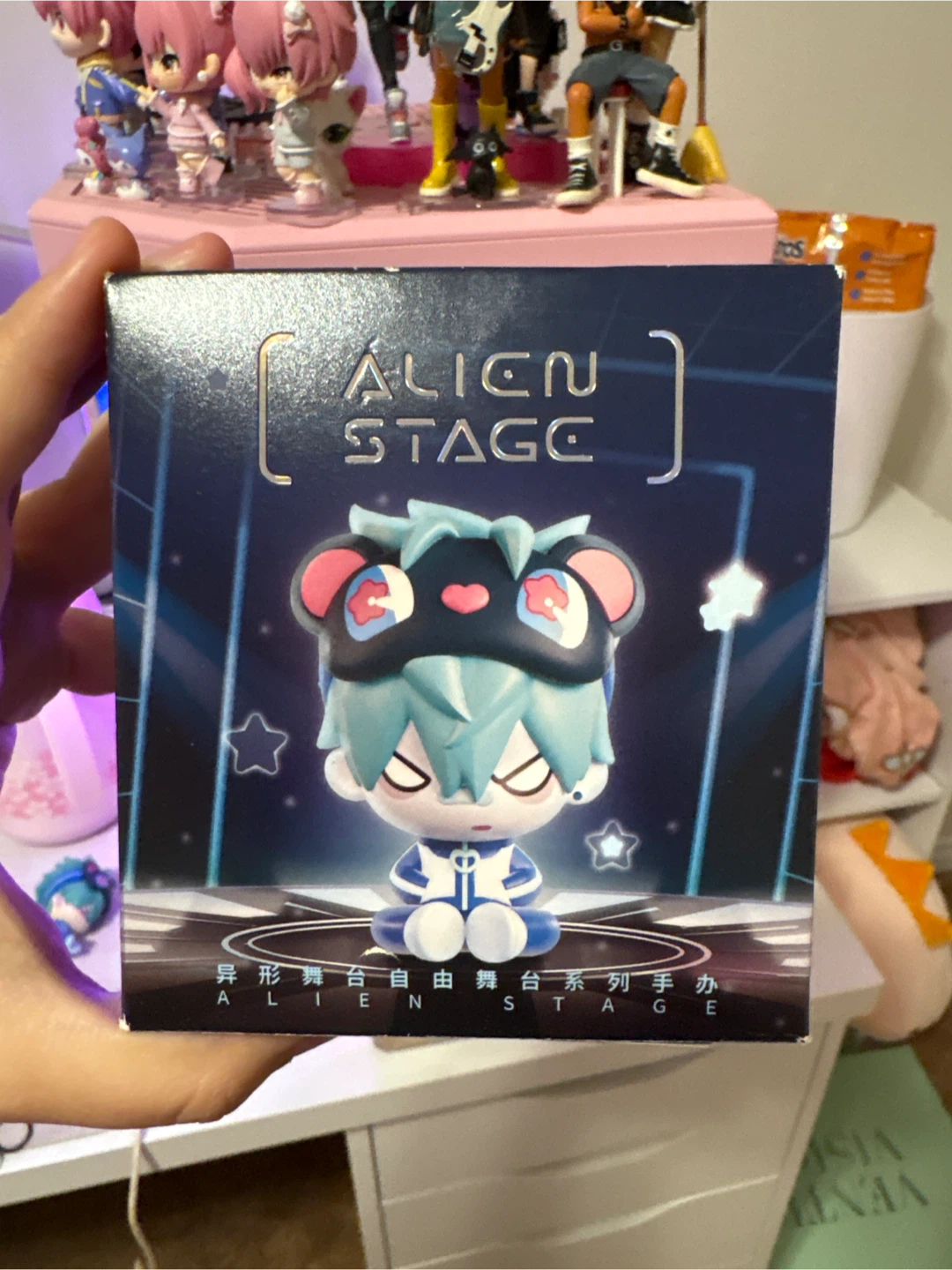 Alien Stage Till Collectible Figure - photo 2