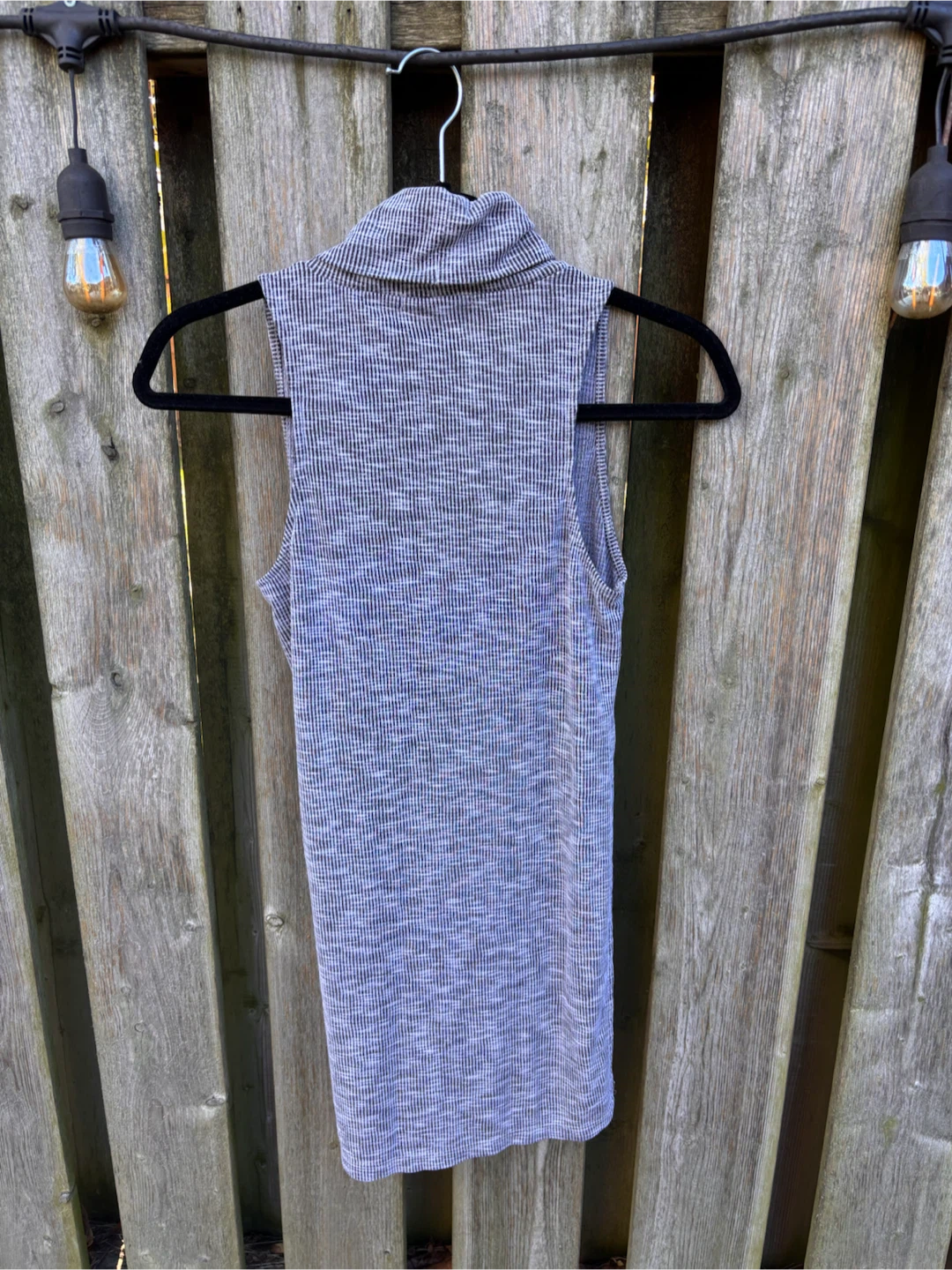 Forever 21 Turtleneck Tank szS - photo 3