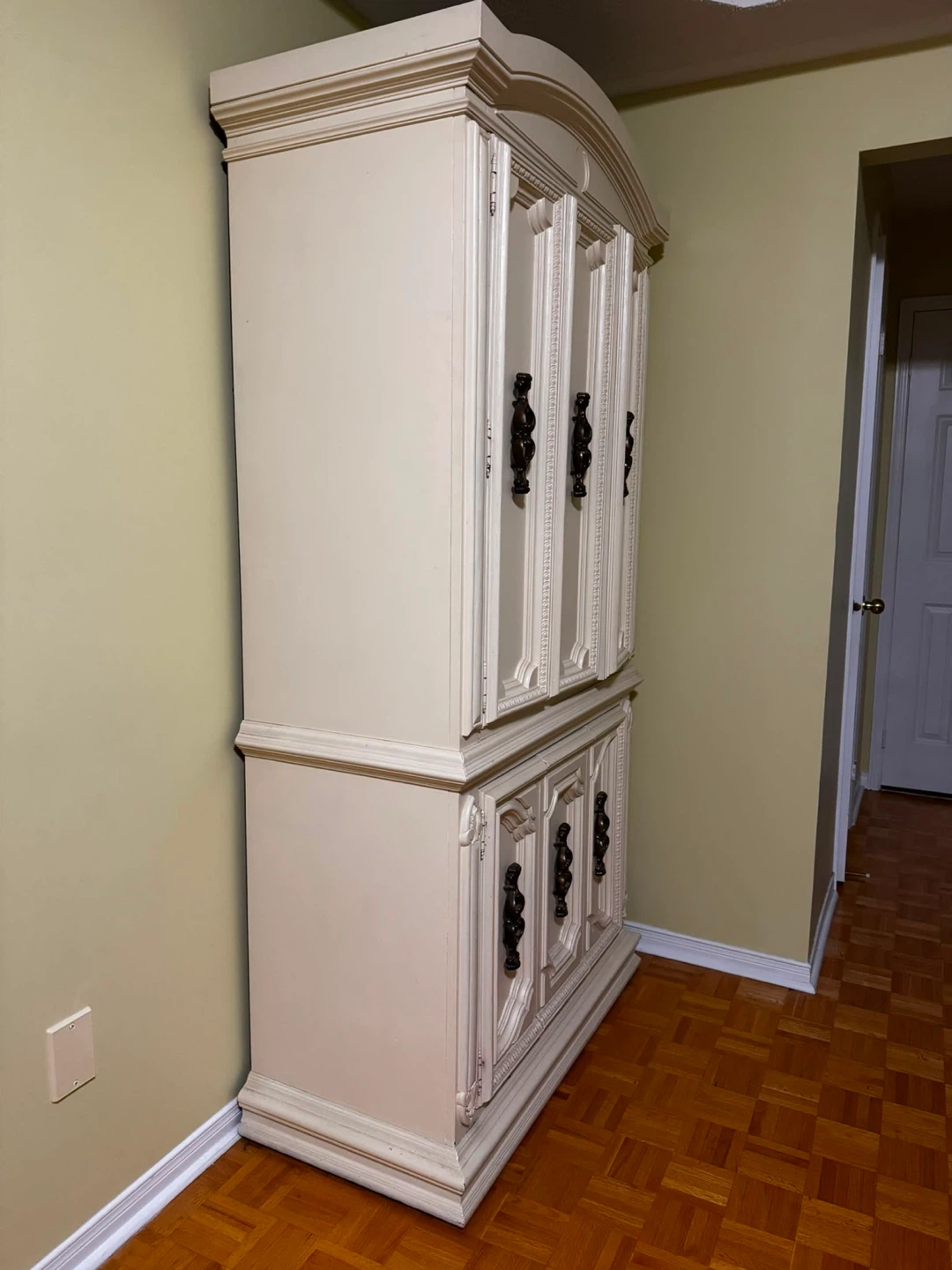Cream Traditional Style Armoire - photo 2