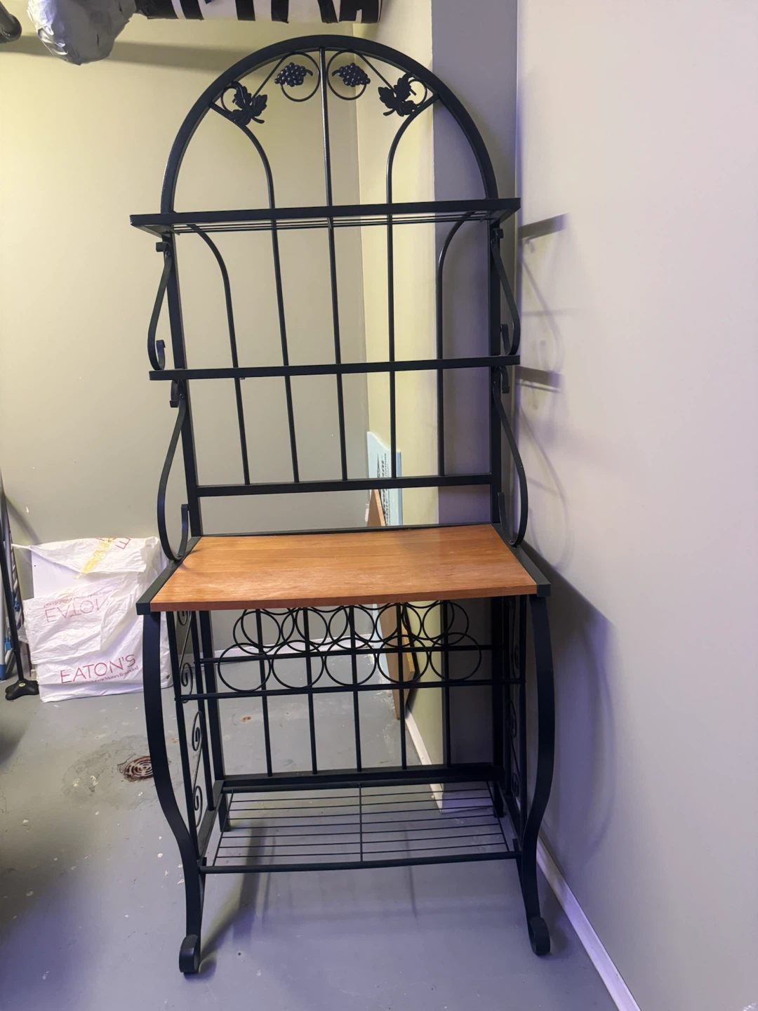 Metal and Wood Baker's Rack - photo 2