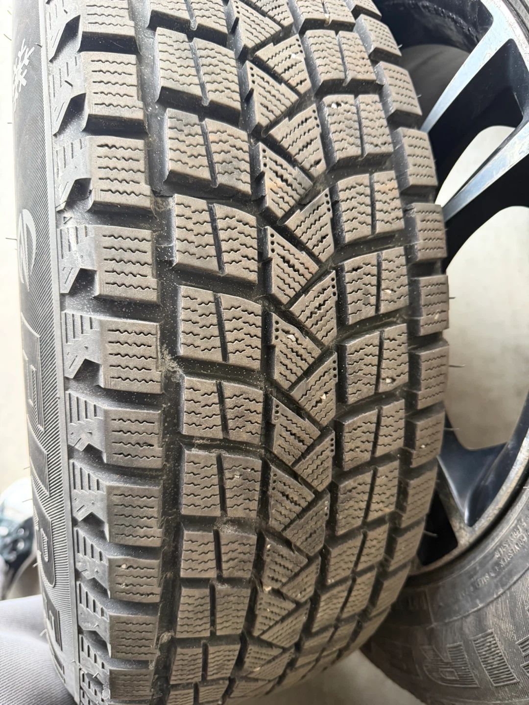 winter tires and alloys for sale 17” - photo 2