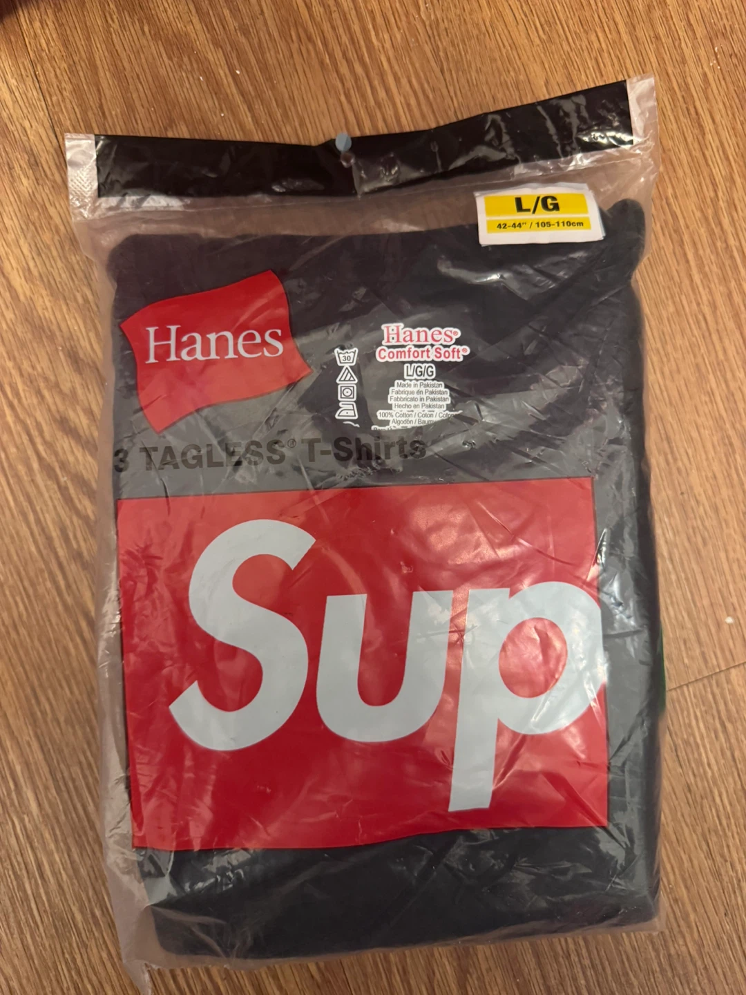 Supreme Hanes Tagless T-Shirts 3-Pack Large - photo 2