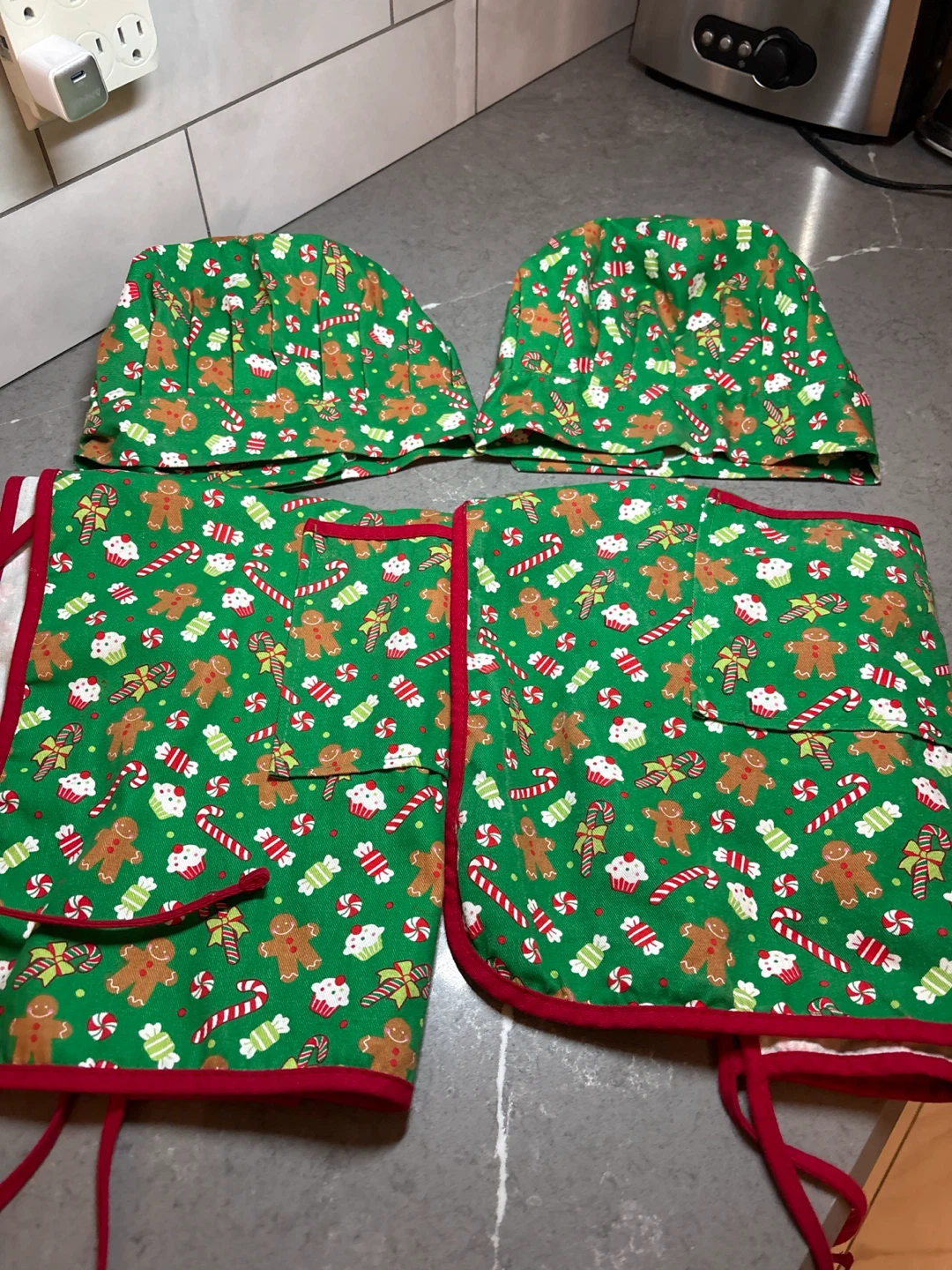 Christmas Gingerbread Apron and Chef Hat Set - photo 2