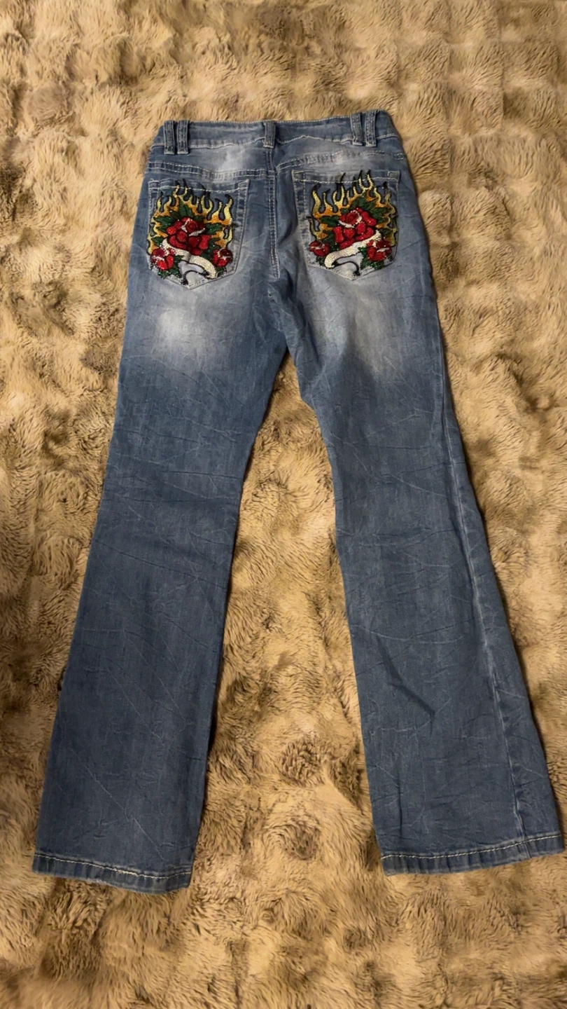 Light wash jeans with embroider and beaded back. - photo 3