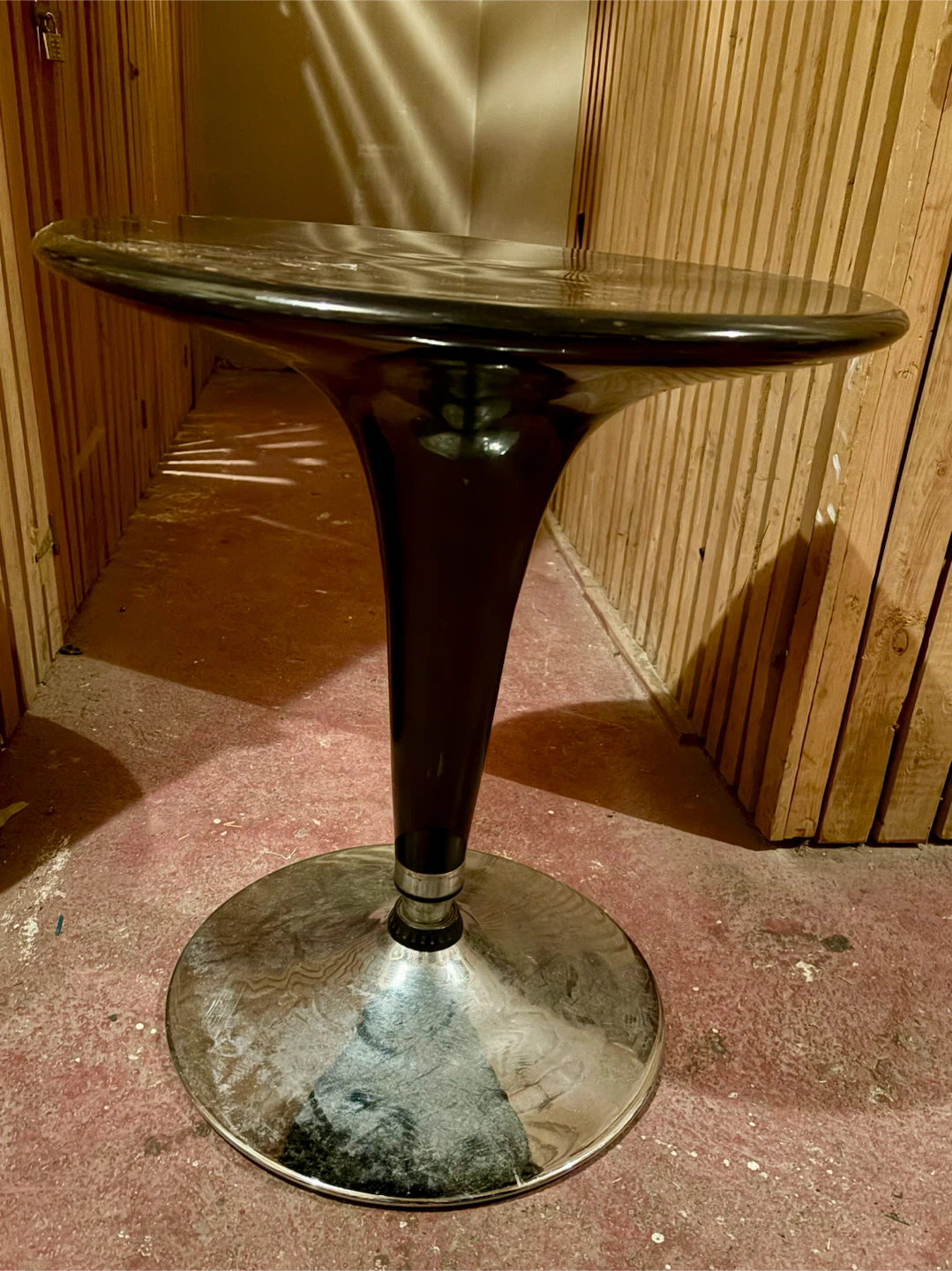 Black Round Pedestal Side Table - photo 2