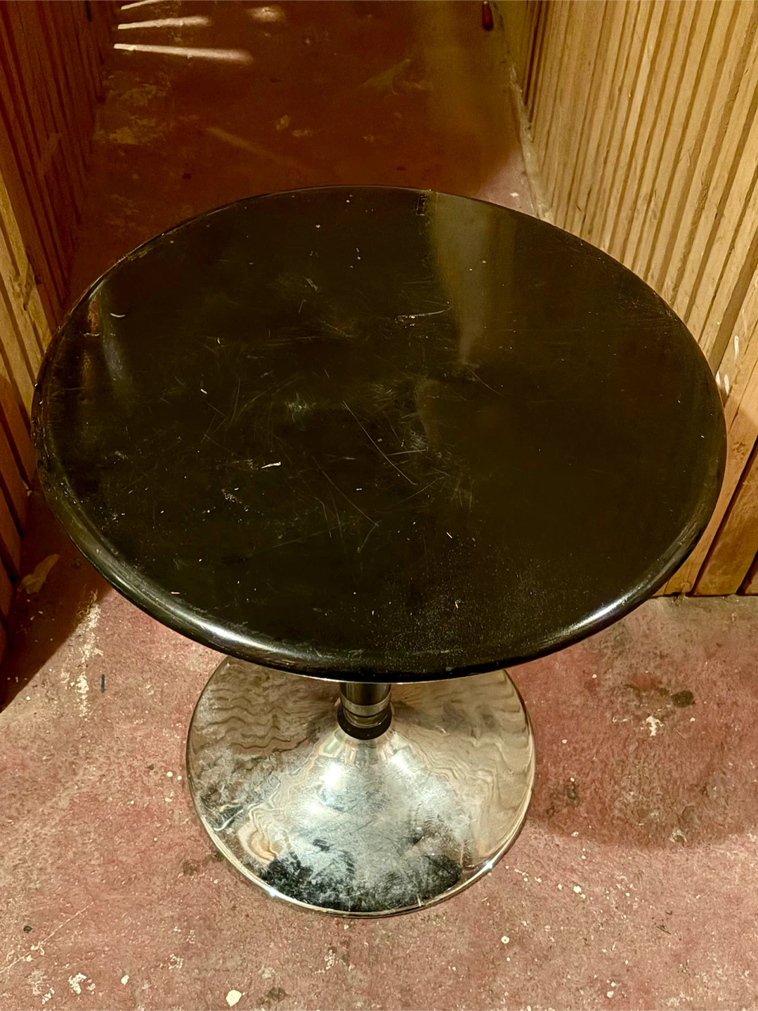 Black Round Pedestal Side Table - photo 3
