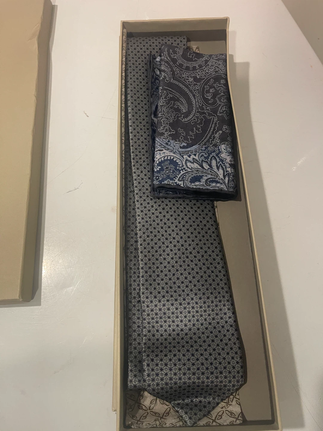 Brioni Men's Necktie and Pocket Square Set