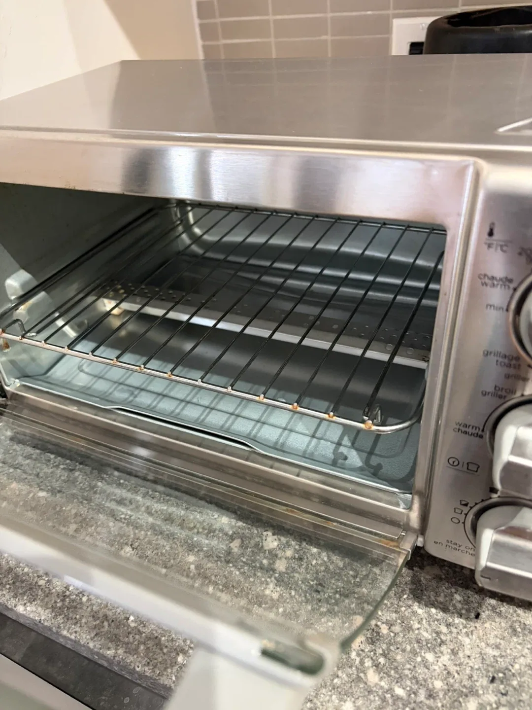 Black and Decker Oven - photo 3