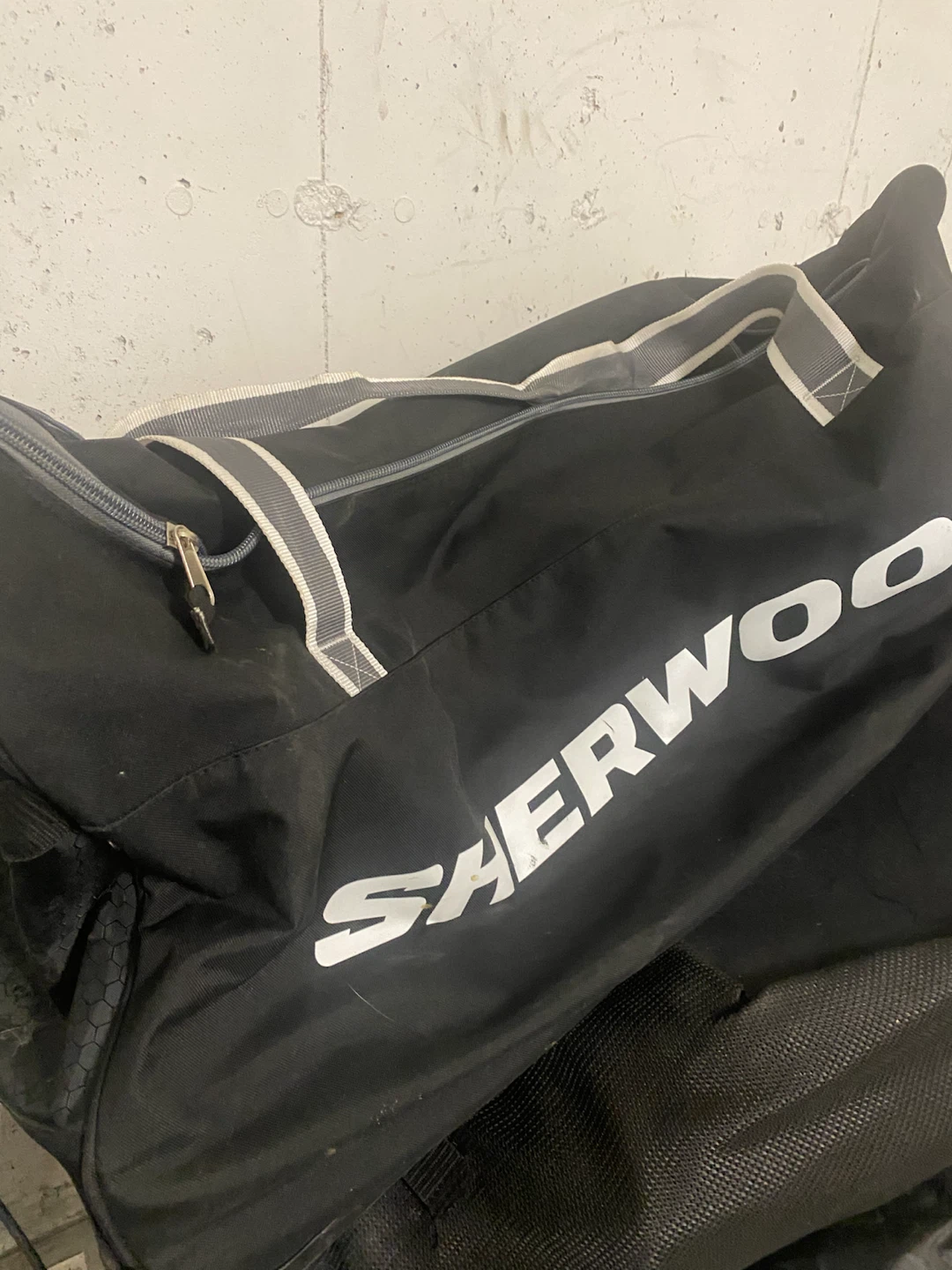 Sherwood hockey bag and Warrior Novium hockey stick - photo 3