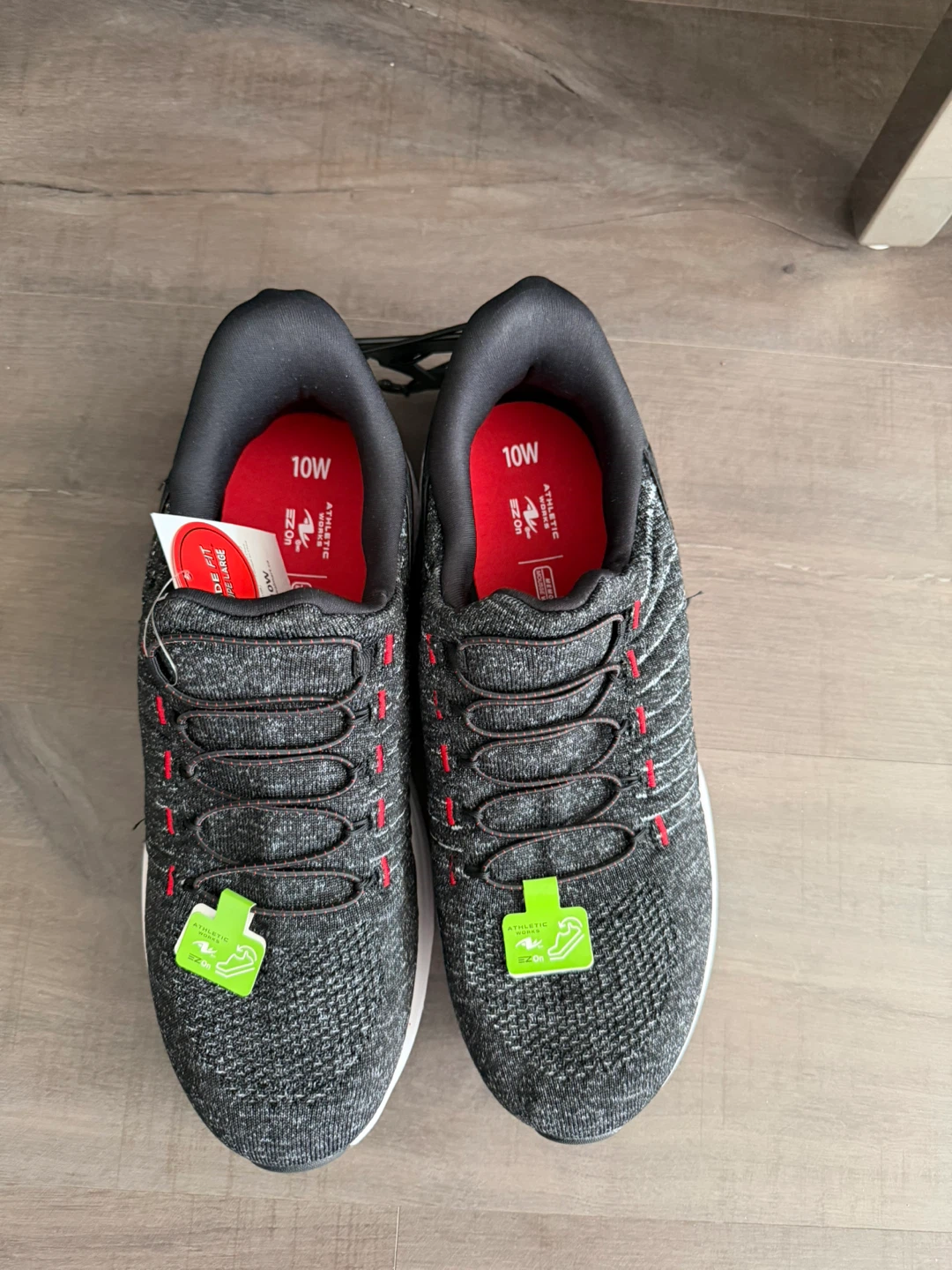 New Sneakers Size 10 US - photo 2