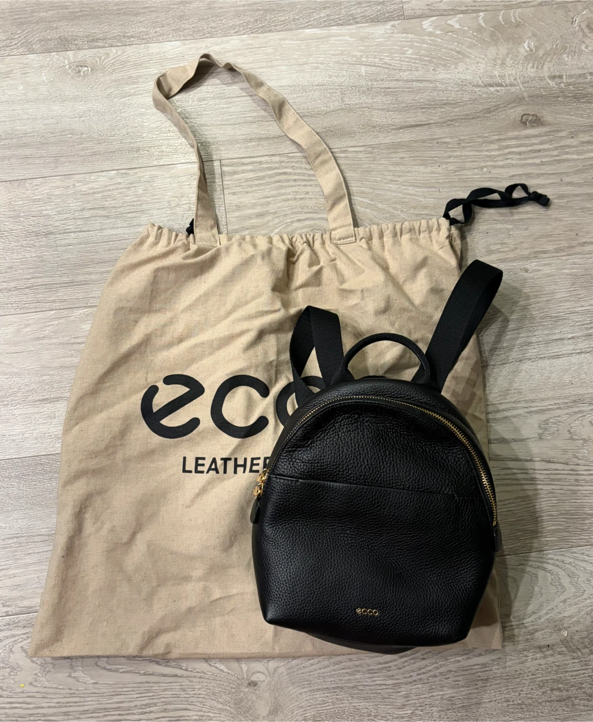 [Brand new] ECCO Round Pack Pebbled Backpack Black - photo 2