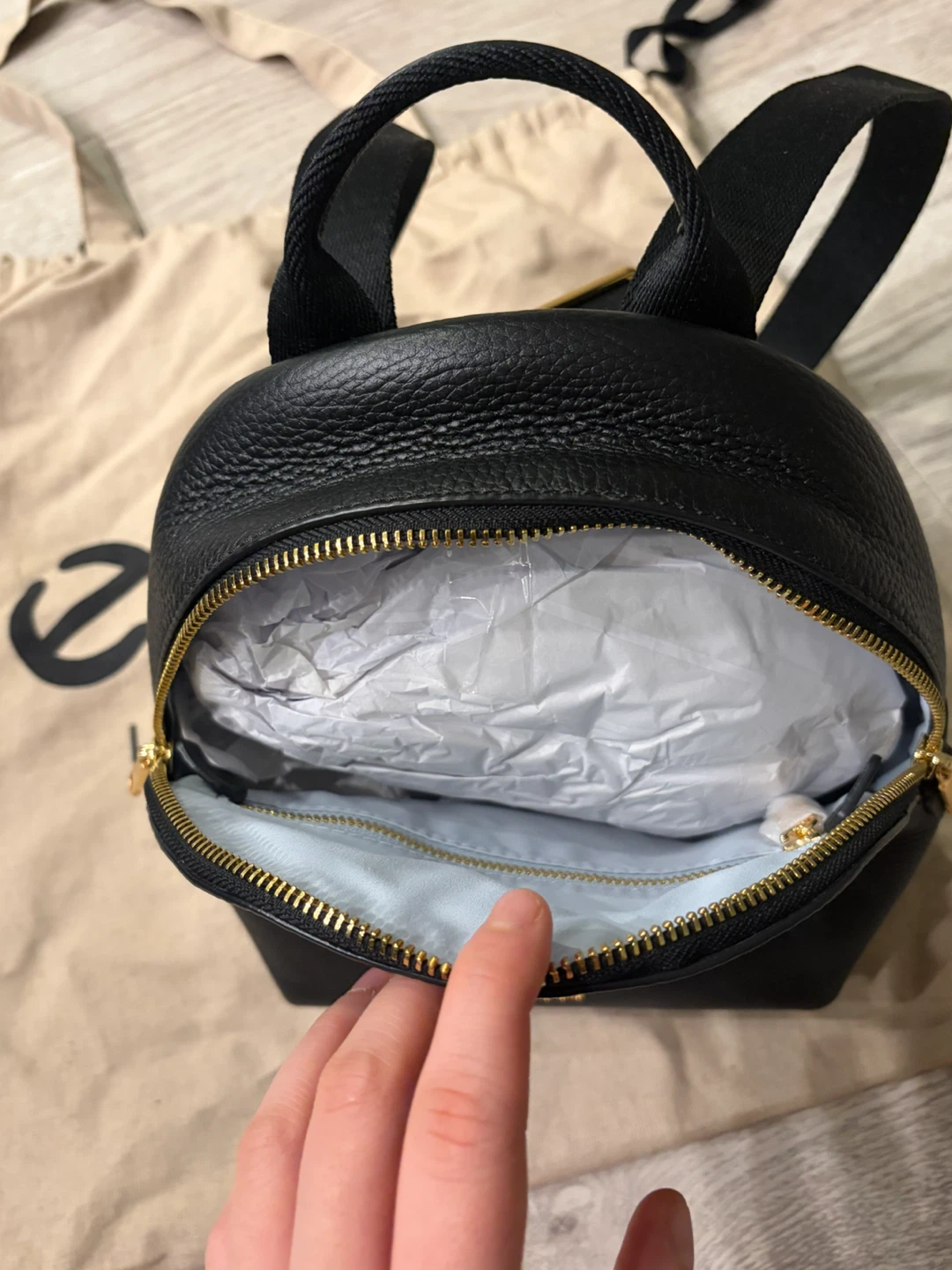 [Brand new] ECCO Round Pack Pebbled Backpack Black - photo 3