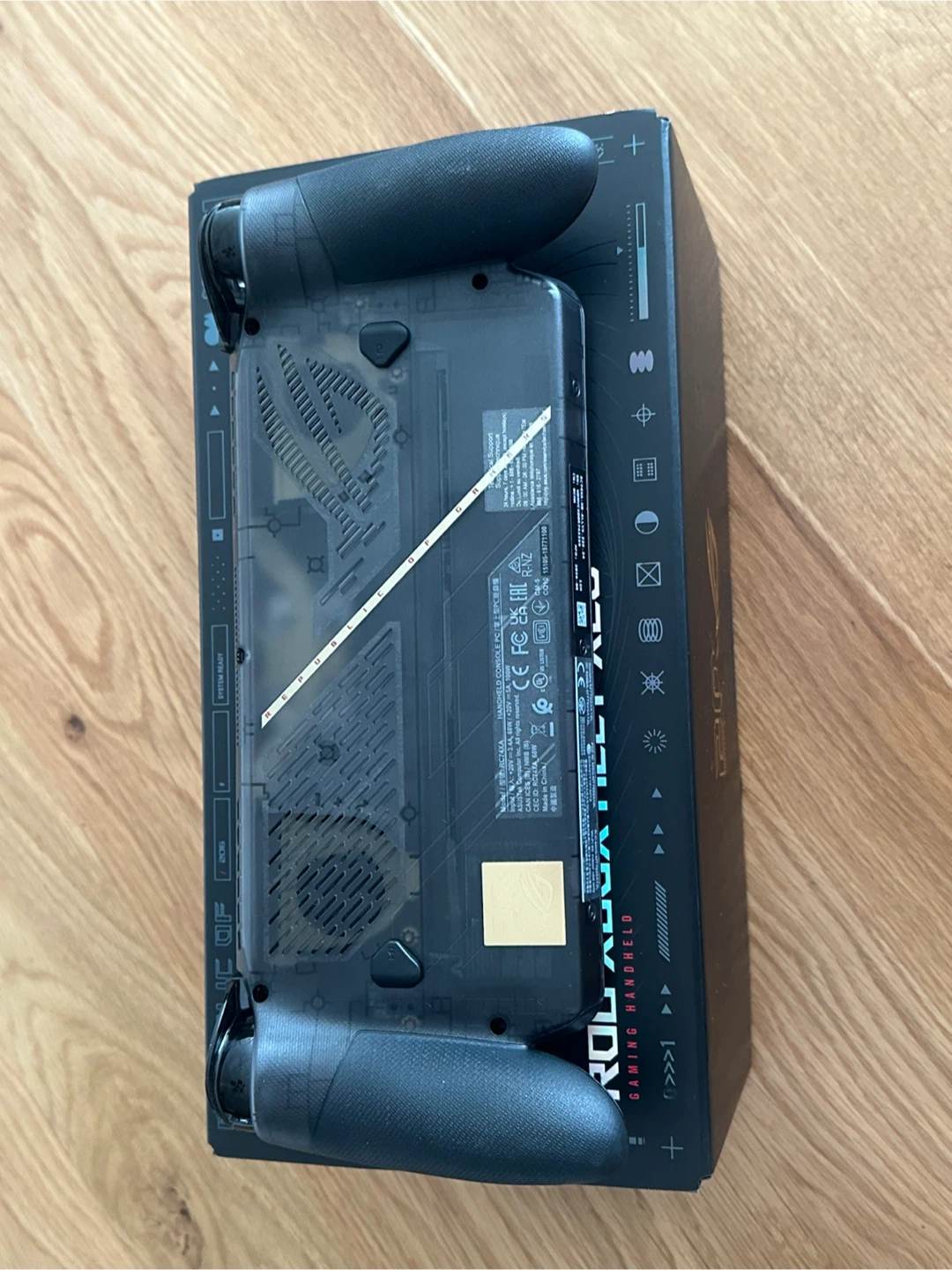 ASUS ROG Ally X20 20th Anniversary Edition Handheld - photo 2