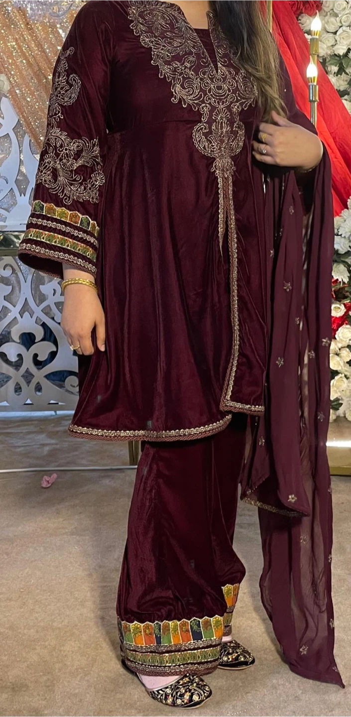 Maroon Velvet Embroidered Salwar Suit - photo 2