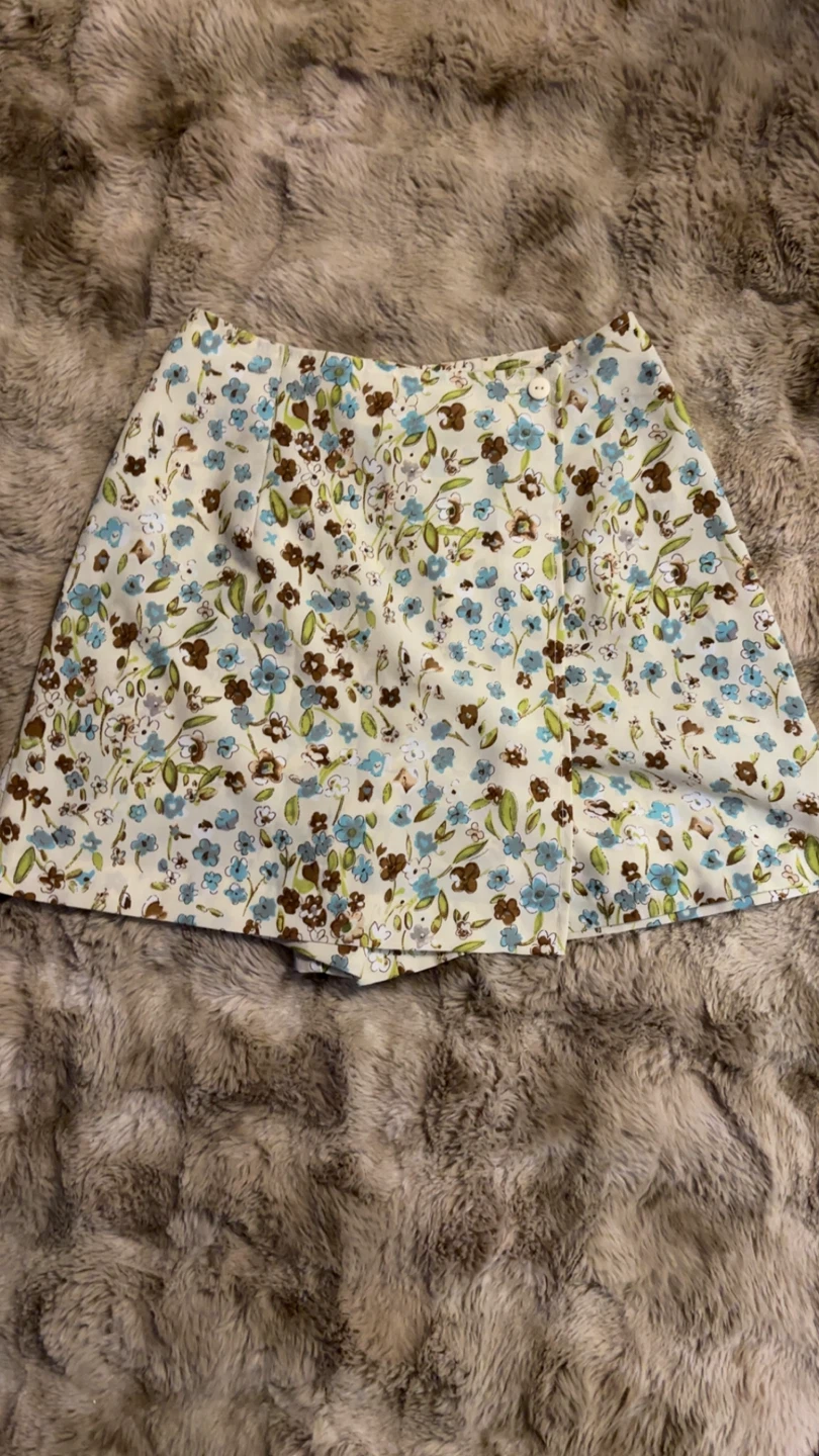 Floral pattern skort