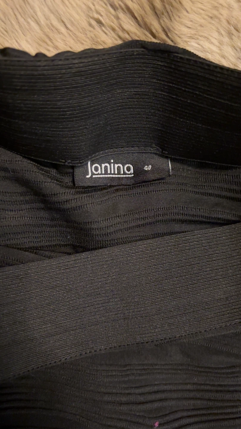 Janina Black Textured Mini Skirt - photo 2