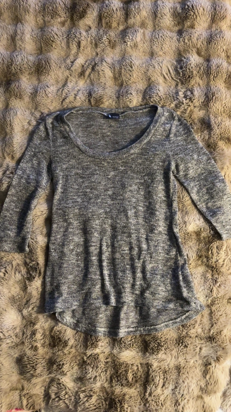 Sparkle & Fade grey knit top