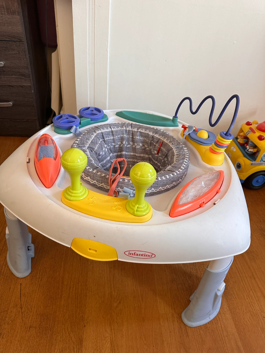 Infantino Activity Station