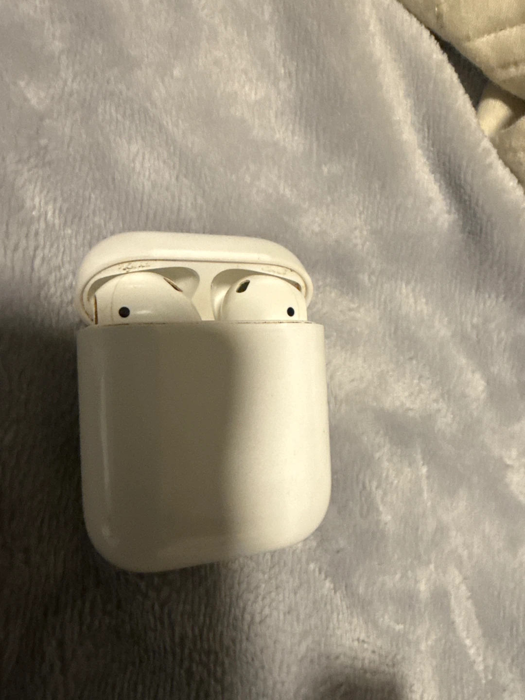 Apple AirPods with Charging Case - photo 3