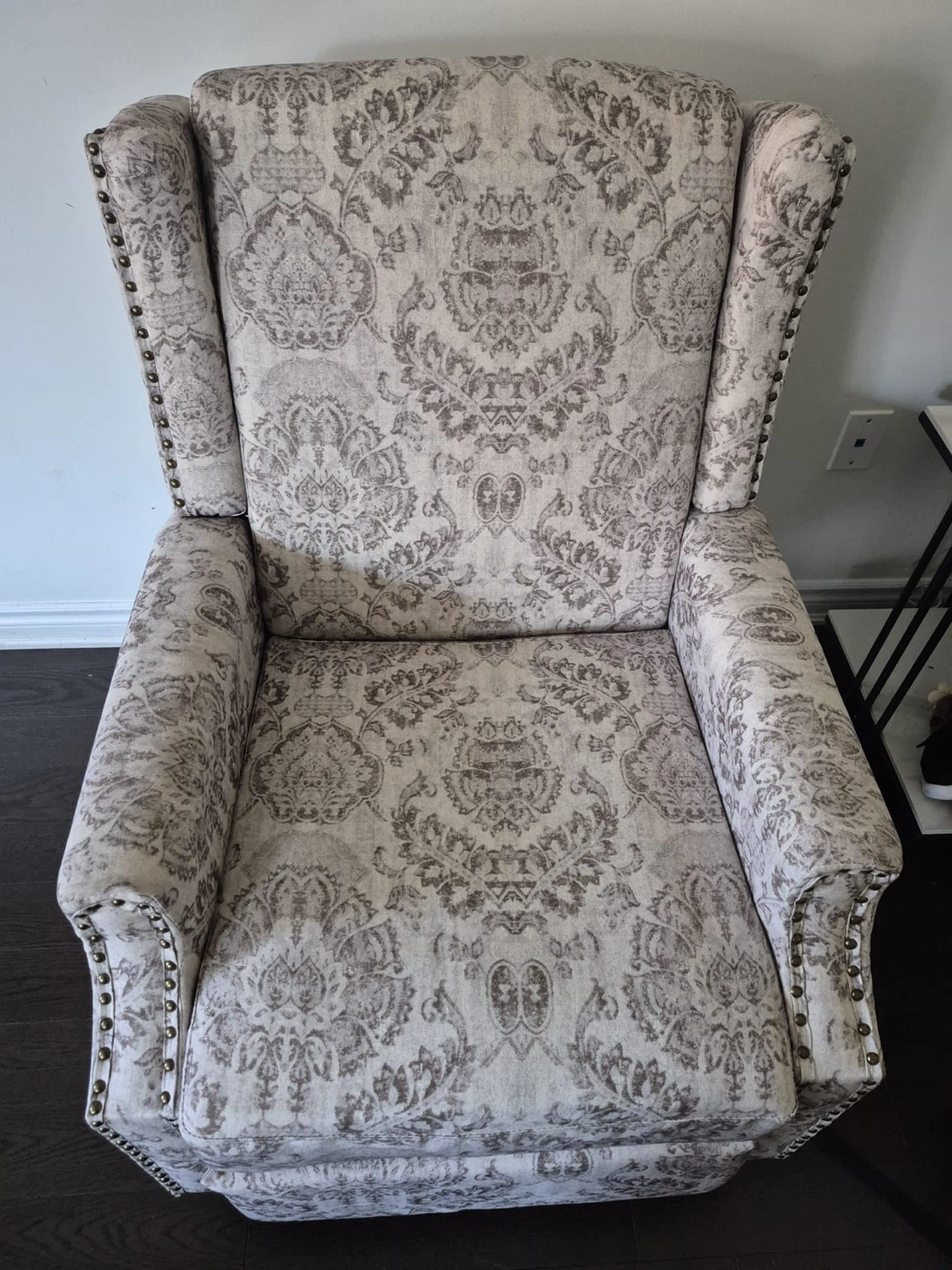 Damask Pattern Wingback Recliner