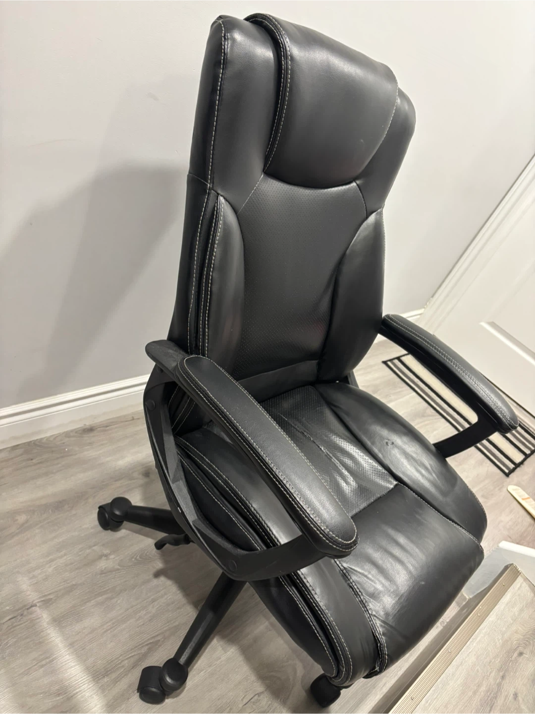 Black Ergonomic Office Chair - photo 2