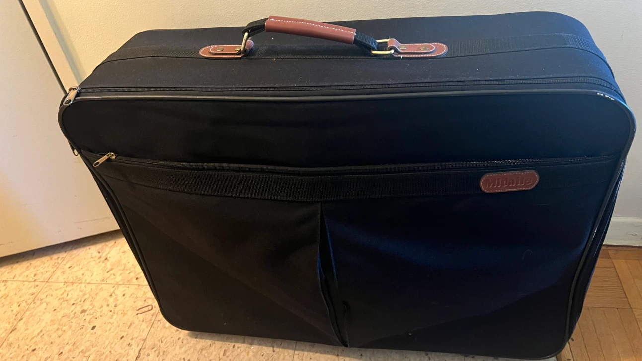 Midalite Black Rolling Suitcase