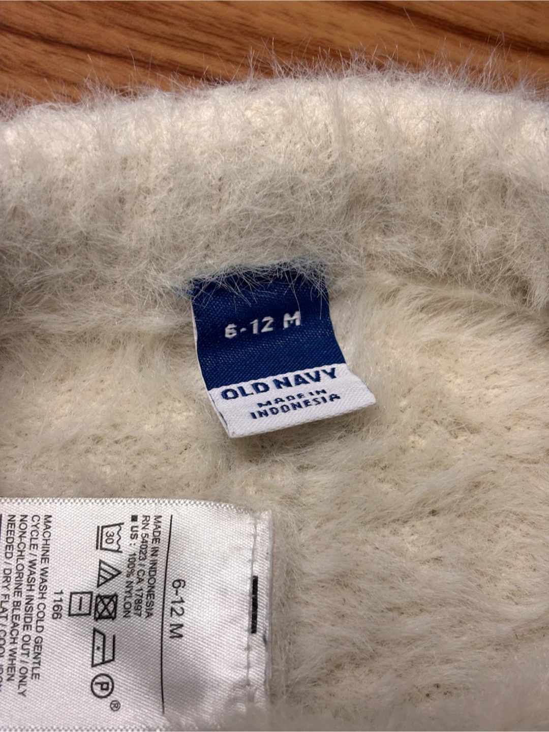 Old Navy Fuzzy Leggings sz6-12 months - photo 2
