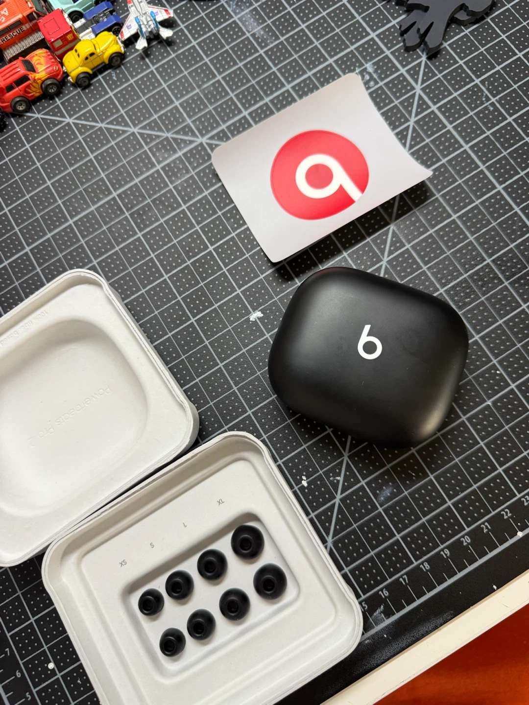 PLEASE READ Beats Powerbeats Pro 2 Wireless Earbuds - photo 2