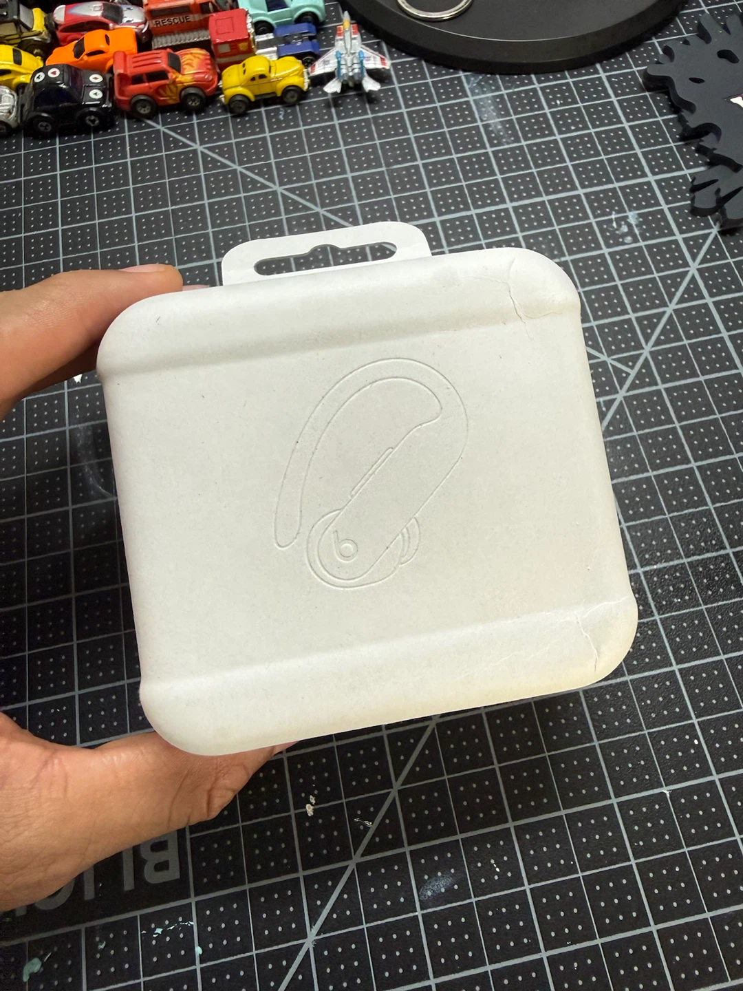 PLEASE READ Beats Powerbeats Pro 2 Wireless Earbuds - photo 4