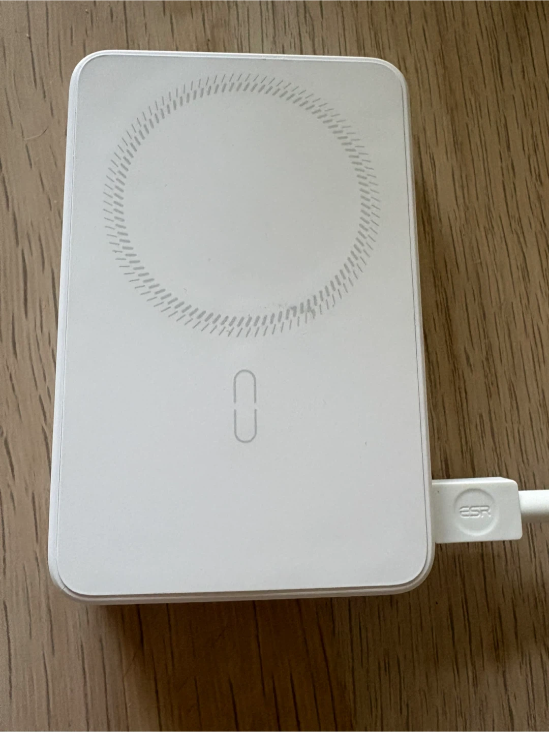 ESR Magnetic Wireless Power Bank - photo 2