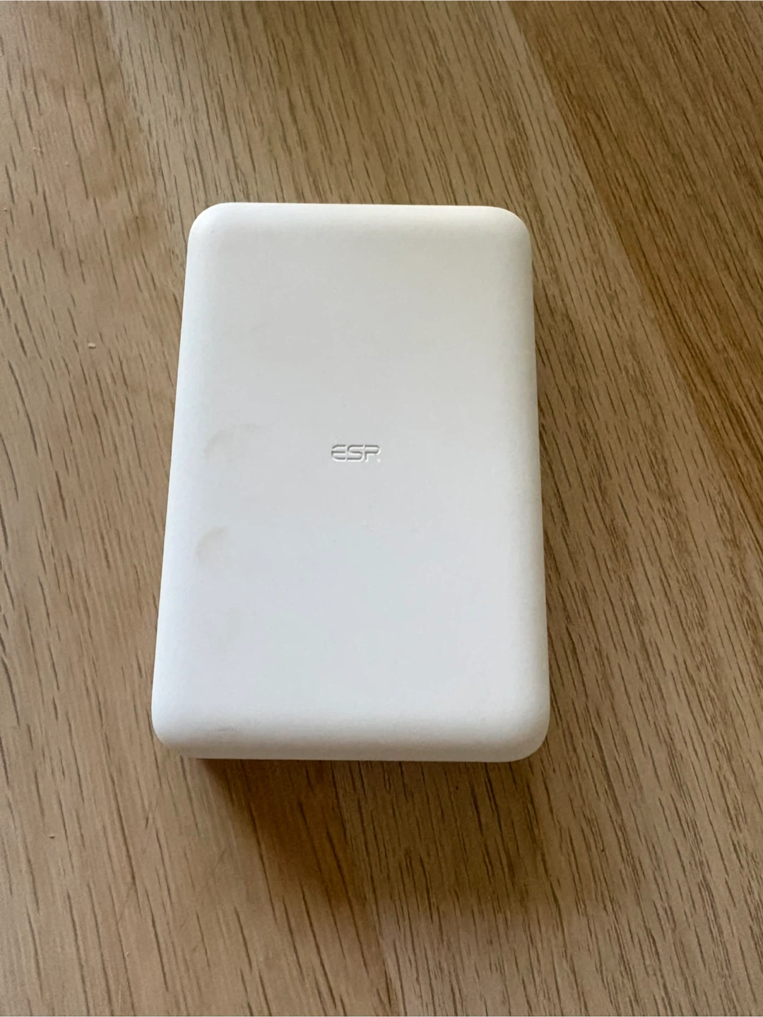 ESR Magnetic Wireless Power Bank - photo 3