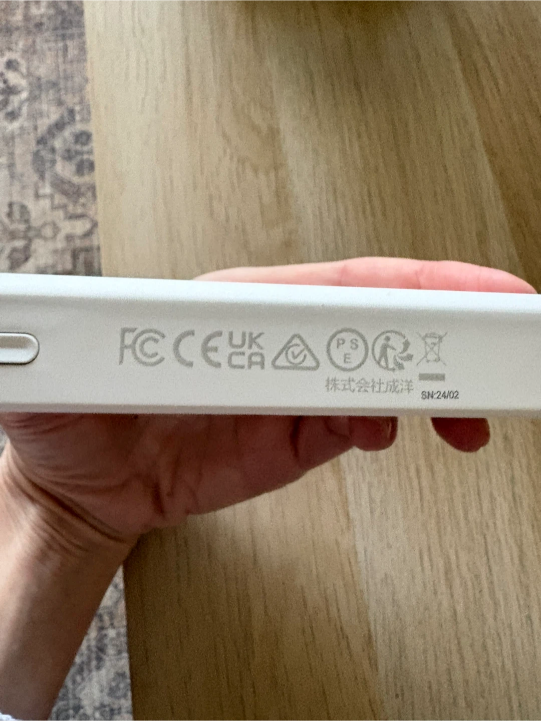 ESR Magnetic Wireless Power Bank - photo 4