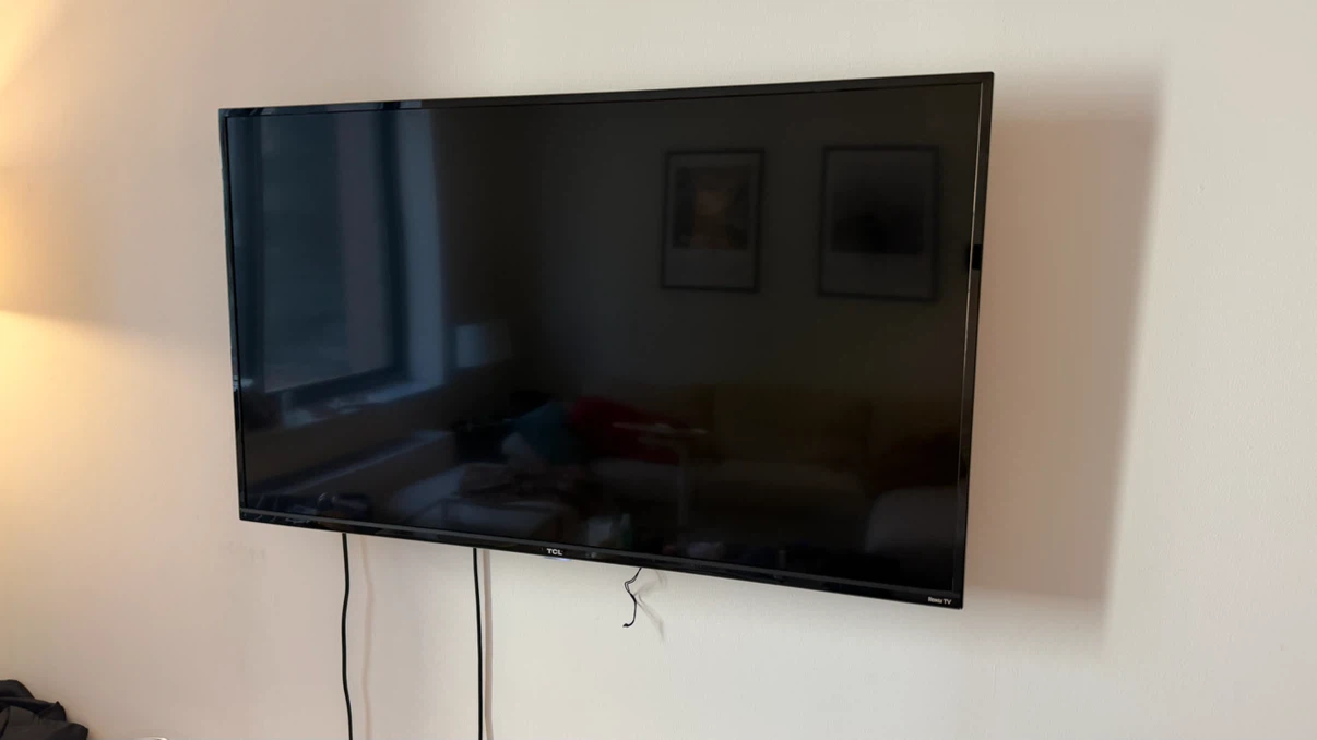 TCL Roku Smart TV - photo 2