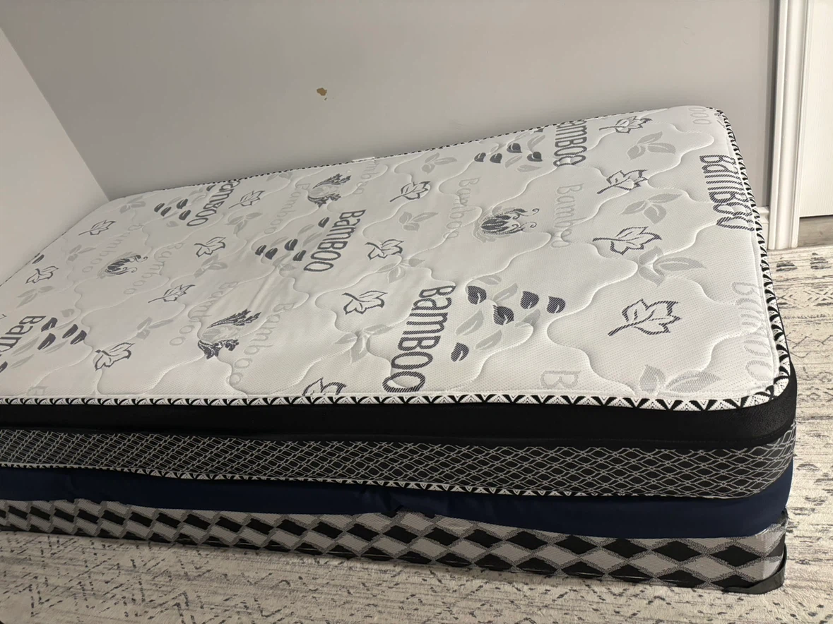Twin size bamboo mattress with box - photo 2
