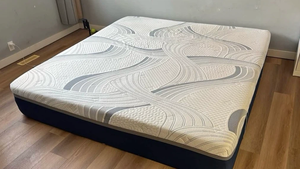 Novaform King Mattress *Can Deliver* - photo 2