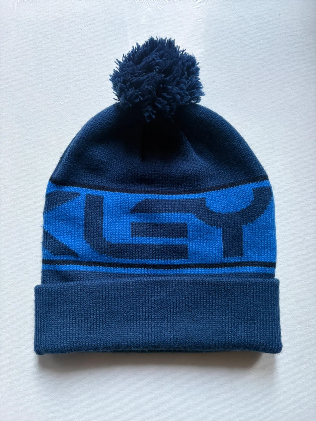Oakley Pom beanie toque winter hat snow - photo 2