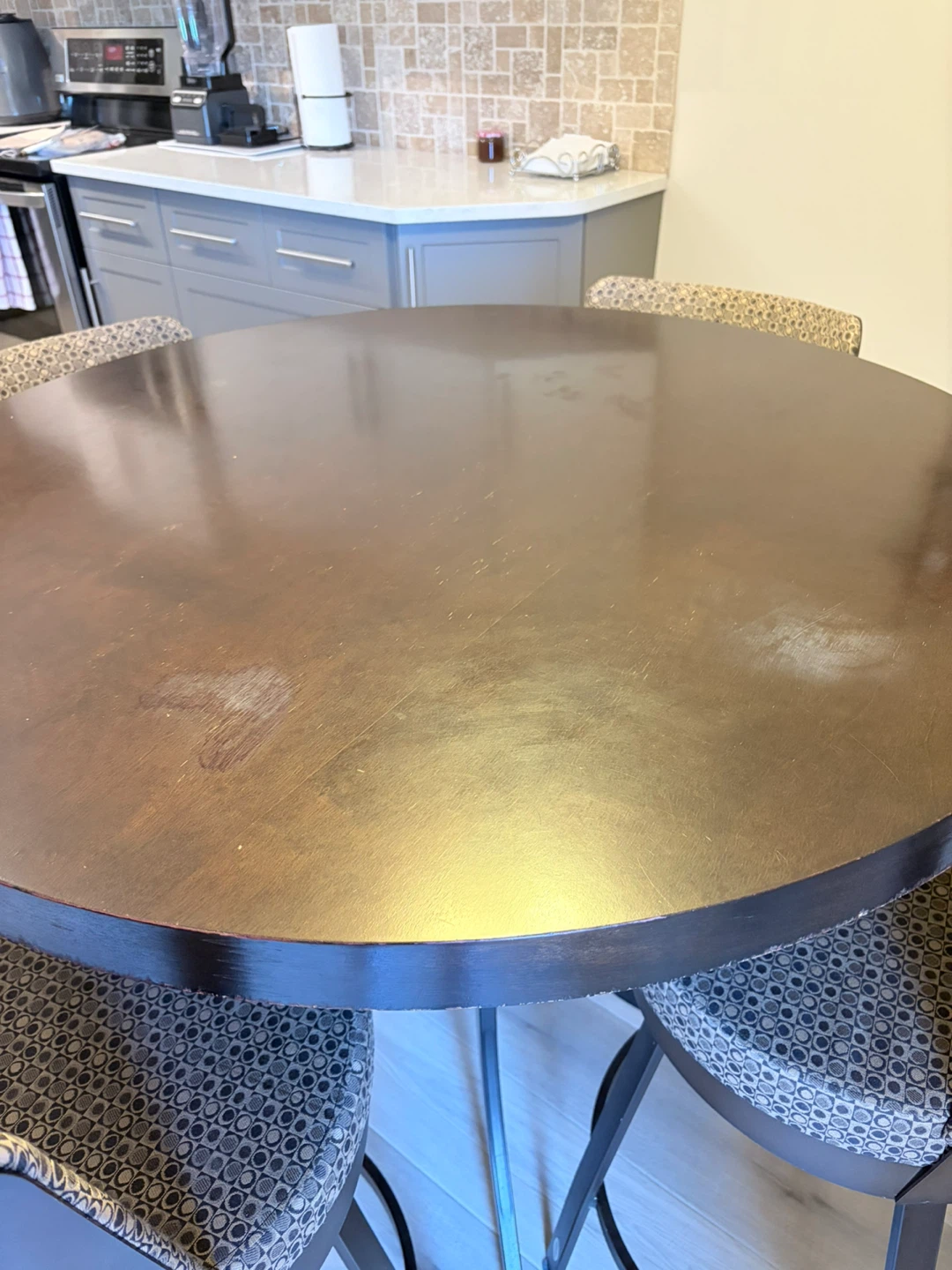 Round Pub Table and 46 Swivel Bar Stools - photo 3